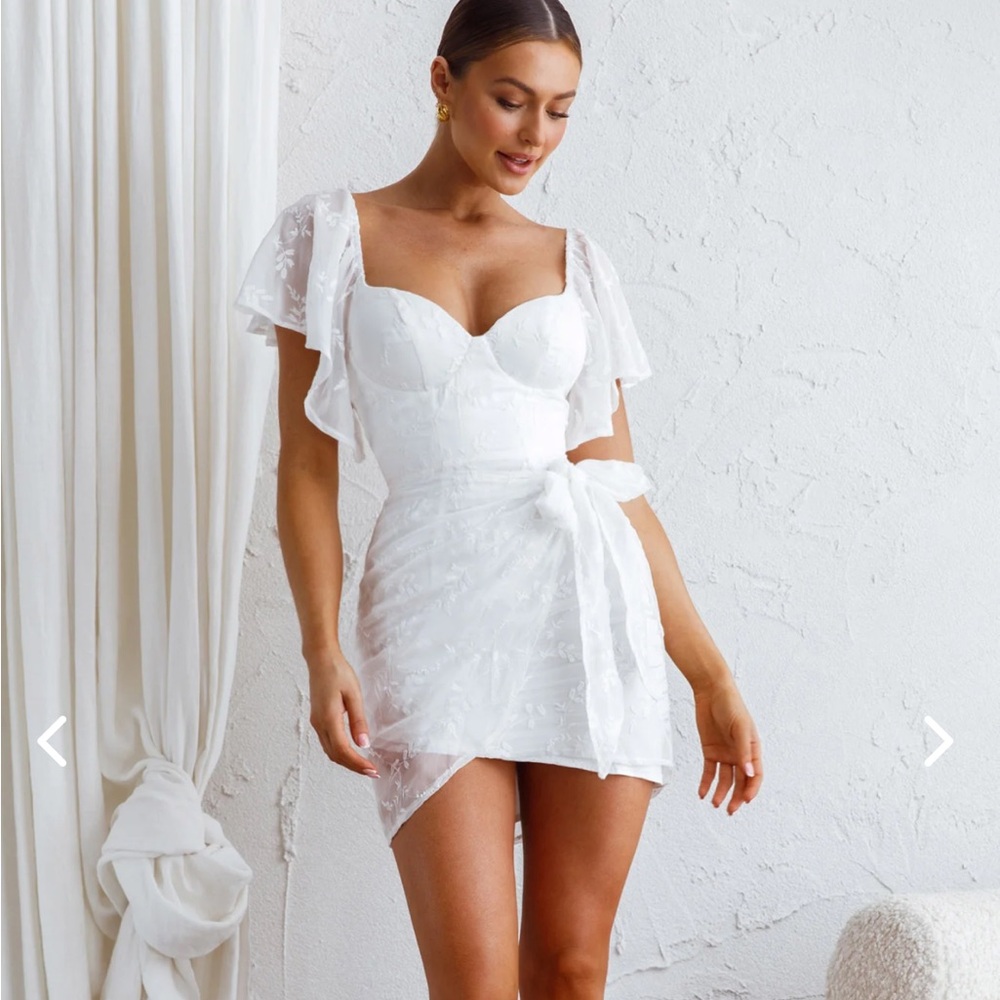 Selfie Leslie APHRODITE MOLDED BUST ANGEL SLEEVE WRAP DRESS EMBROIDERED
